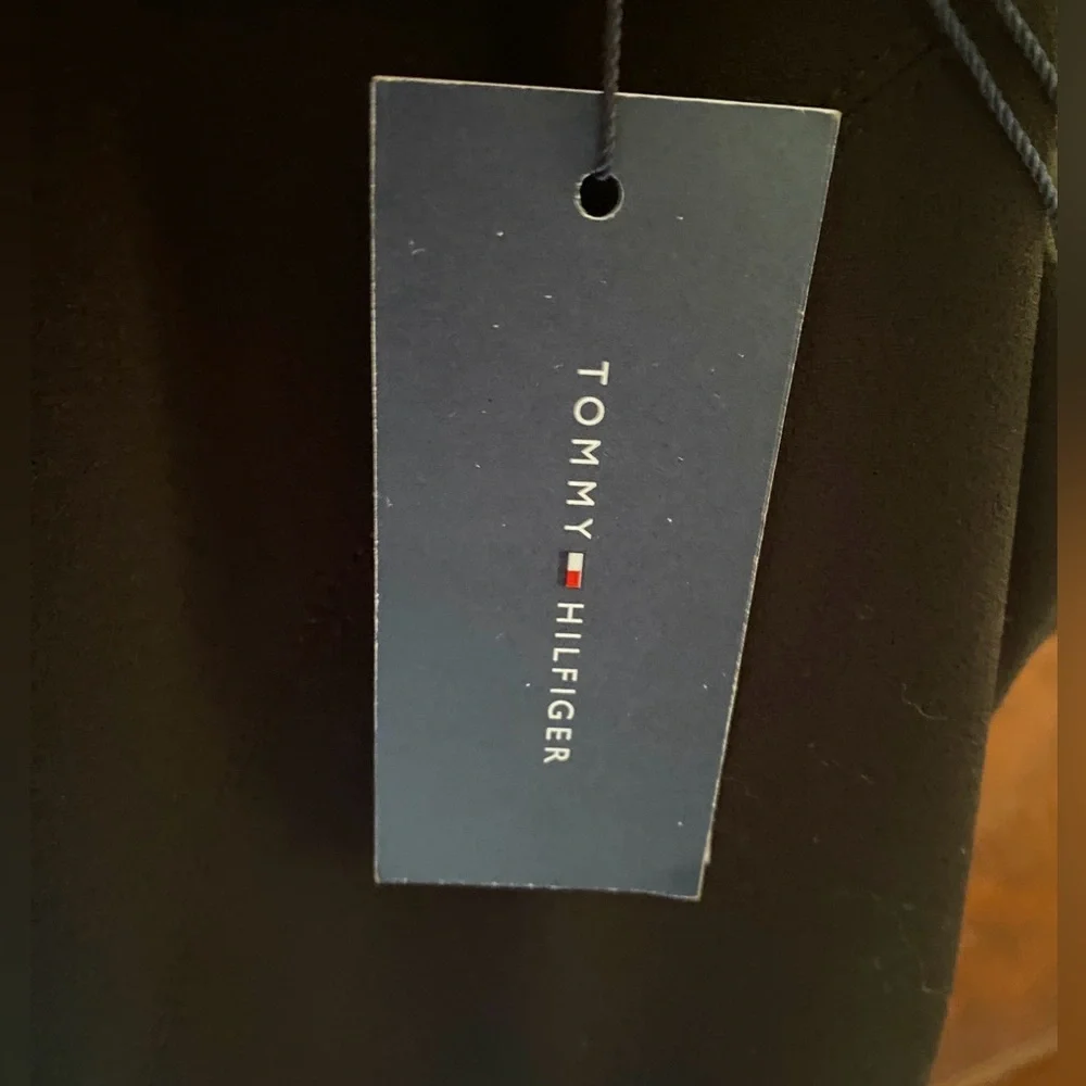Tommy Hilfiger NWT Little Black Dress Size 8 with Gold Tone Zip Pull S/S Poly - Picture 8 of 8